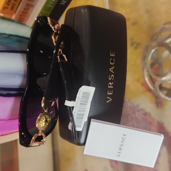 Versace Sunglasses - Picture 4 of 8